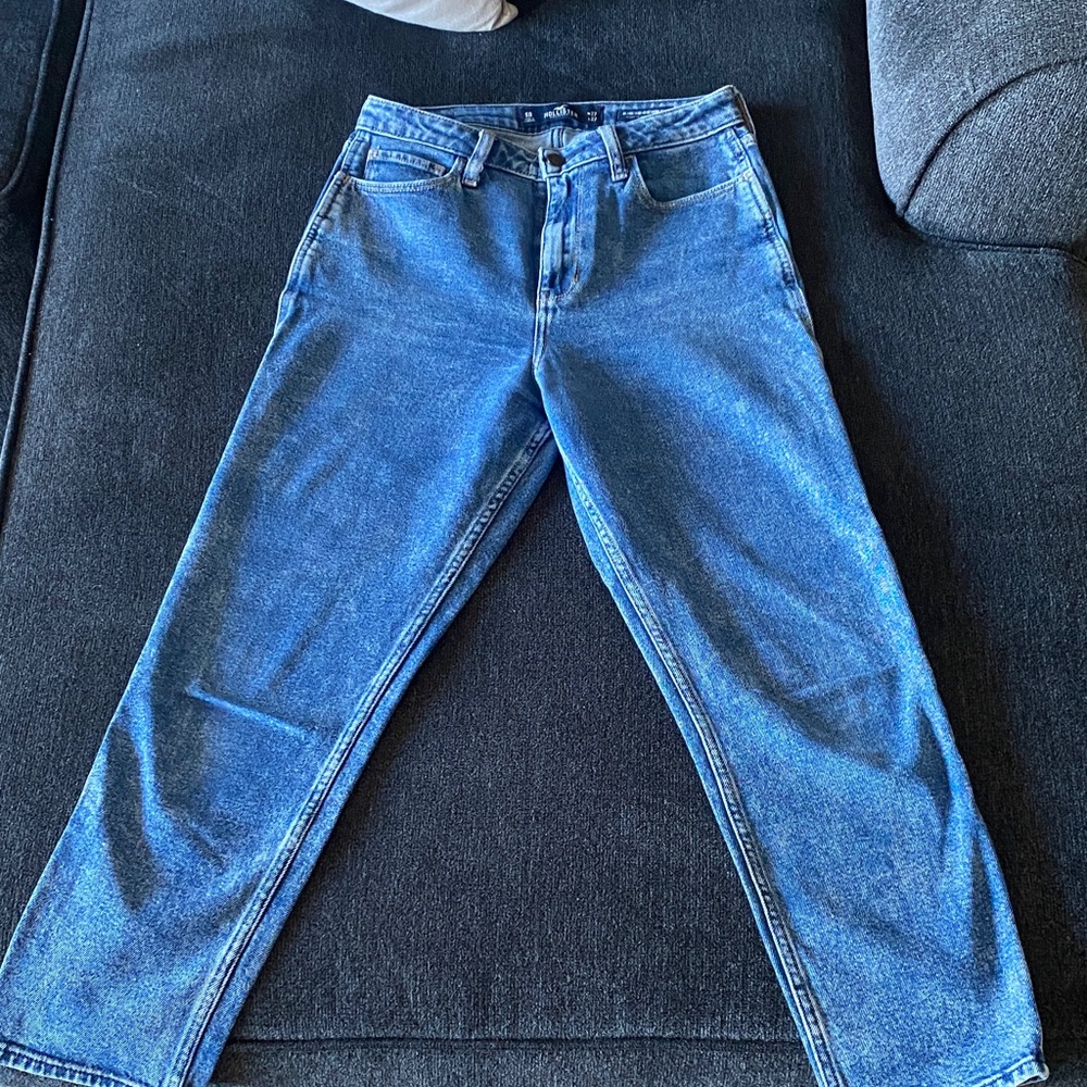 Hollister Ultra High-Rise Mom Jean - Size 5R
